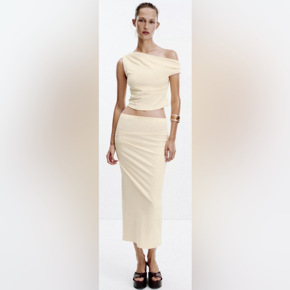 ZARA CREAM ASYMMETRIC TEXTURED TOP SIZE L